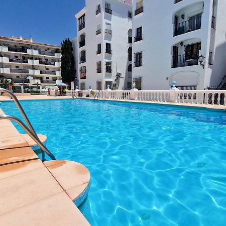 Beautiful Beachfront Newly Renovated 2 Bedroom Apartment With Swimming Pool And Garden San Luis de Sabinillas Esterno foto