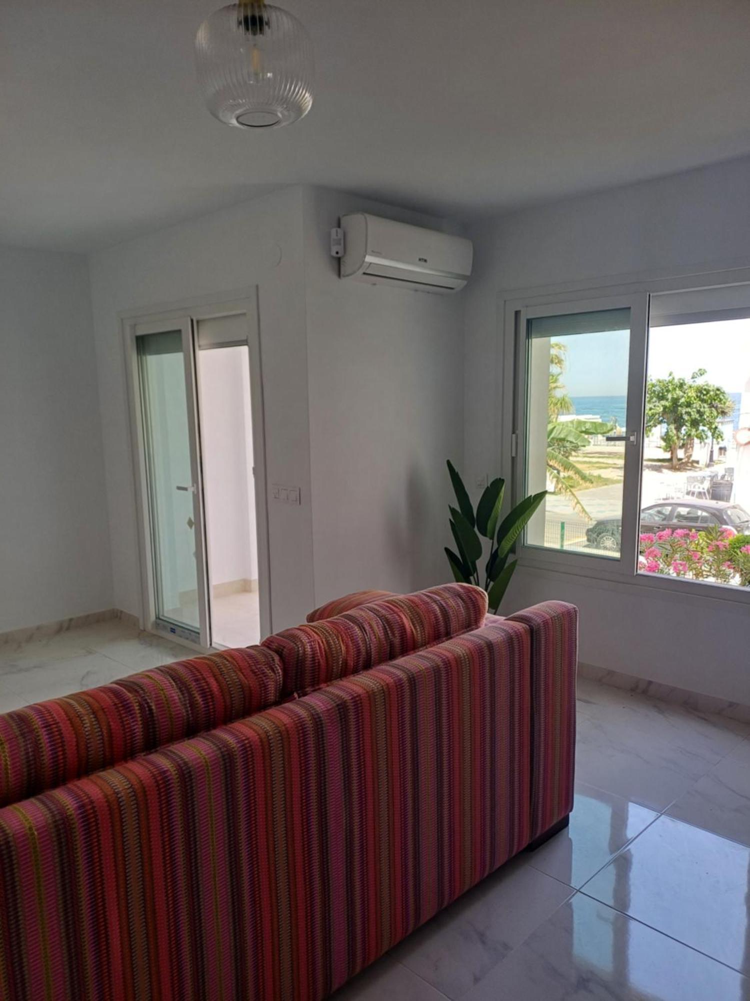 Beautiful Beachfront Newly Renovated 2 Bedroom Apartment With Swimming Pool And Garden San Luis de Sabinillas Esterno foto